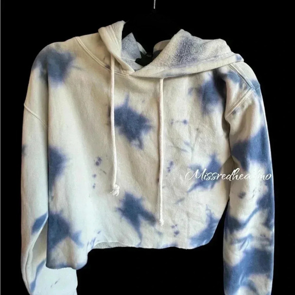 Wild Fable Tops - ~Wild Fable~ Cropped sweatshirt - XS